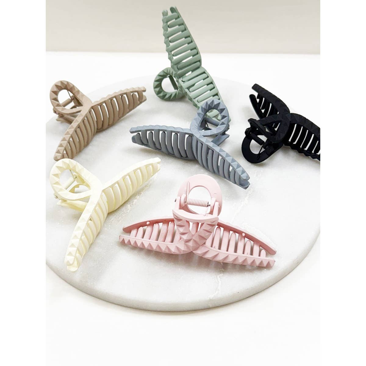 Embossed Loop Large Hair Claw