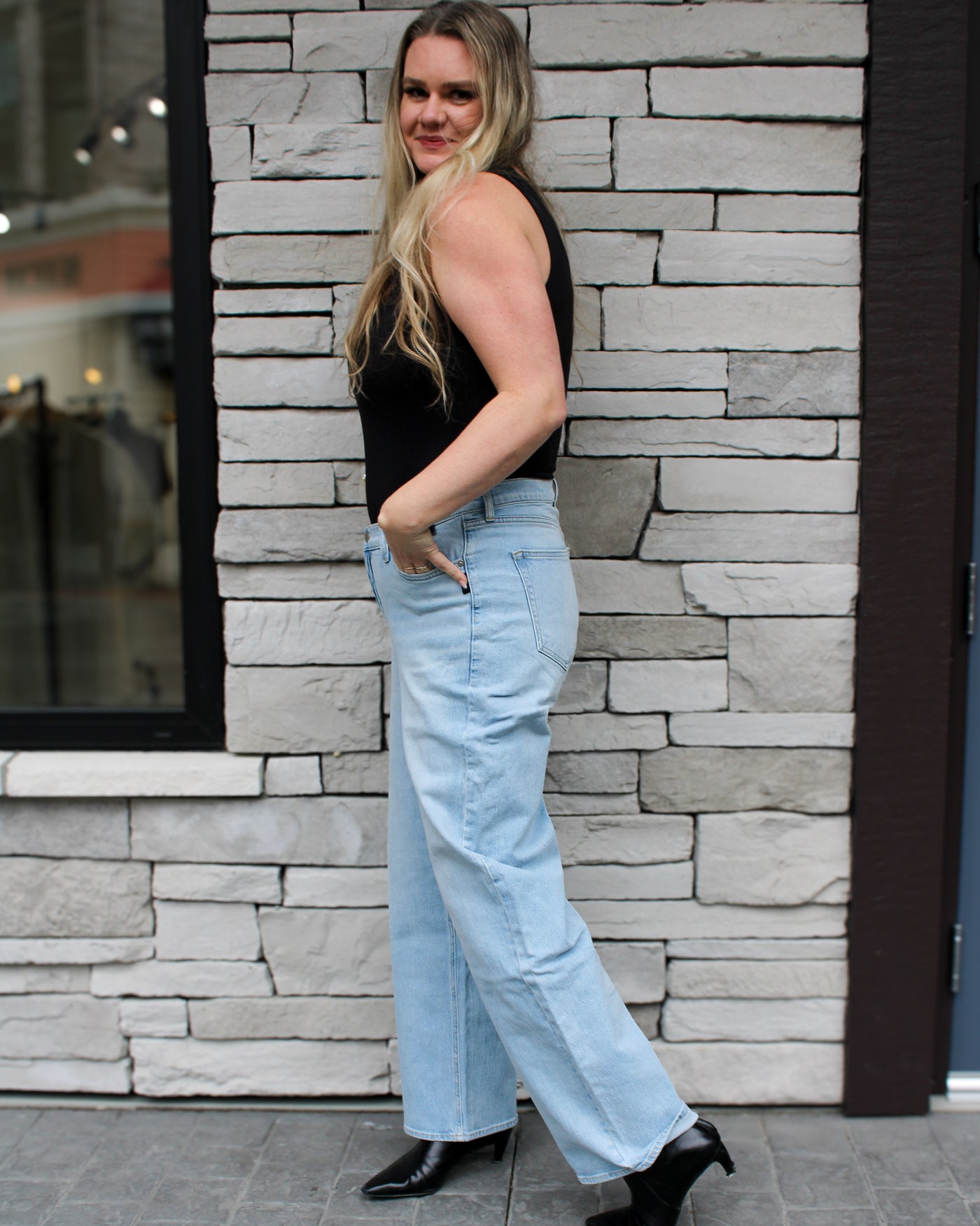 V-Front Wide Leg Jean