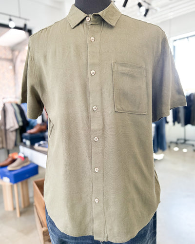 The Classic Linen Shirt