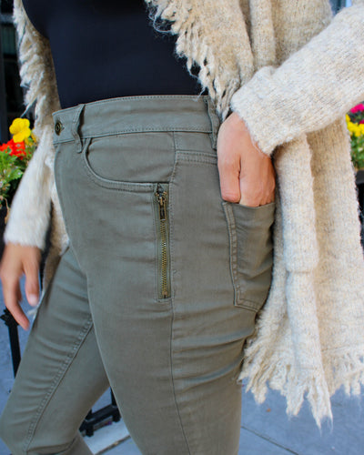 Decorative Zip Pocket Skinny Jean