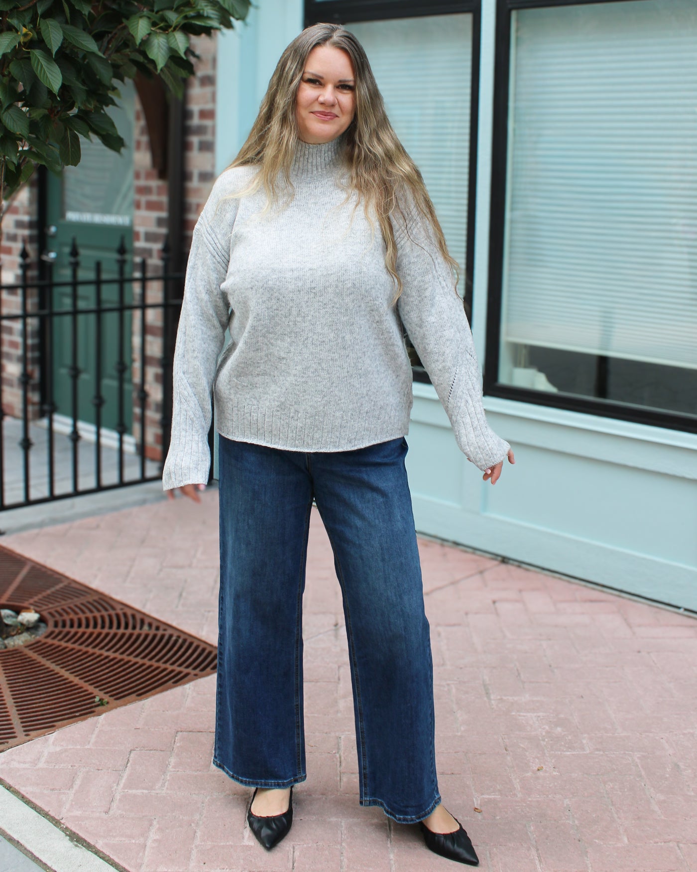 Licarayen Mock Neck Pullover