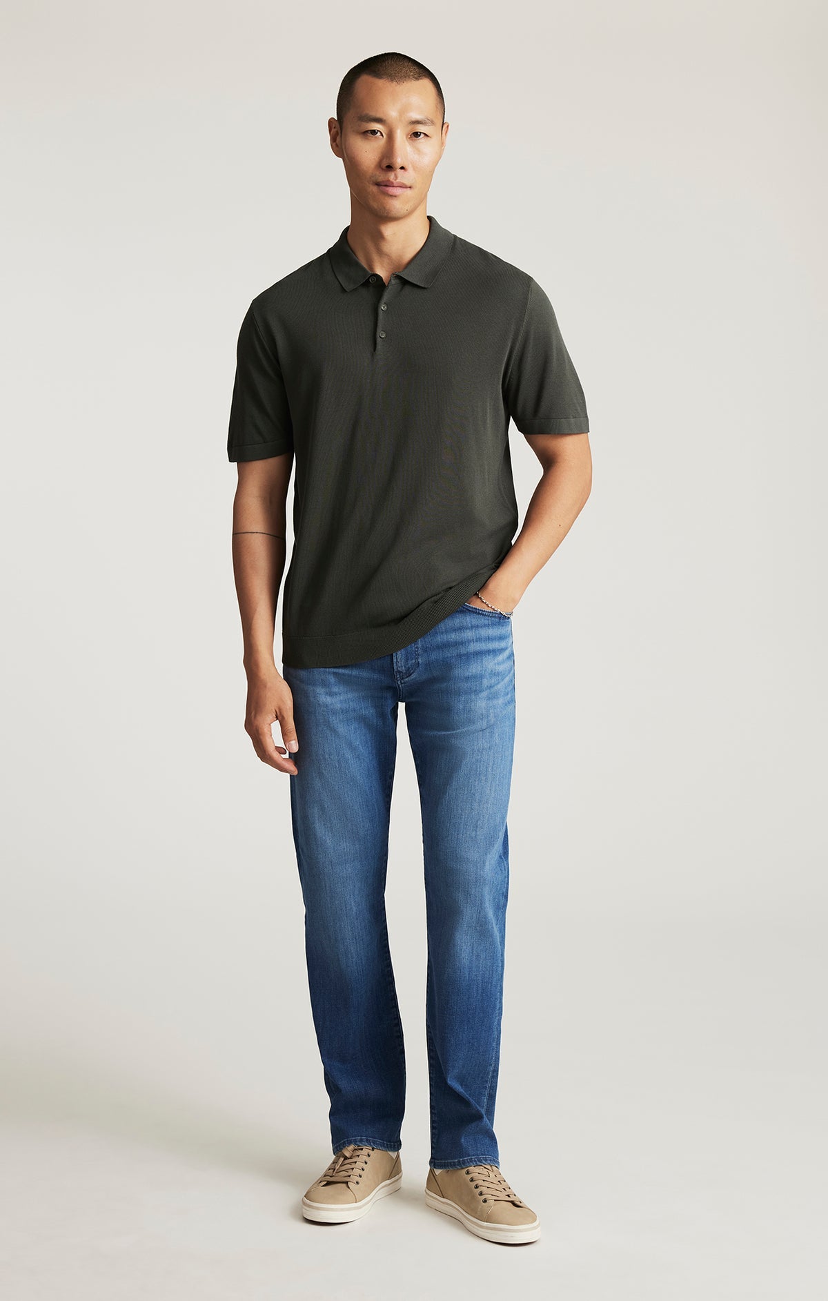 Zach Classic Fit Straight Jeans