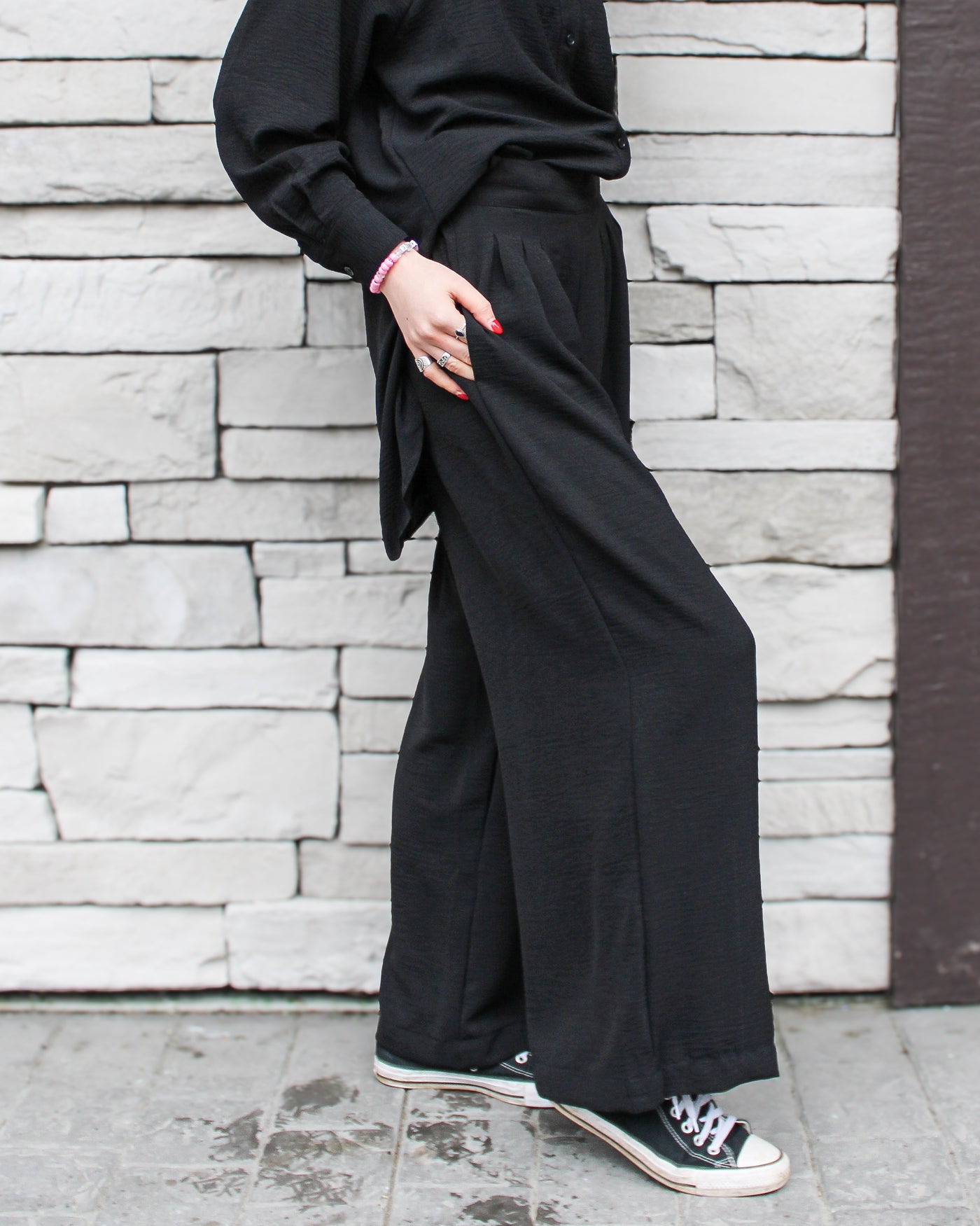 Airflow Wide Leg Pant with Elastic Waist