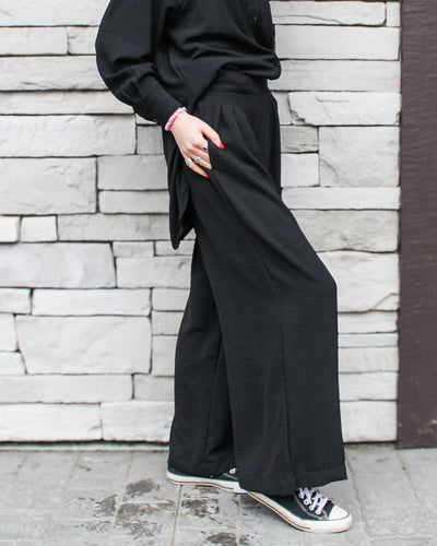 Airflow Wide Leg Pant with Elastic Waist