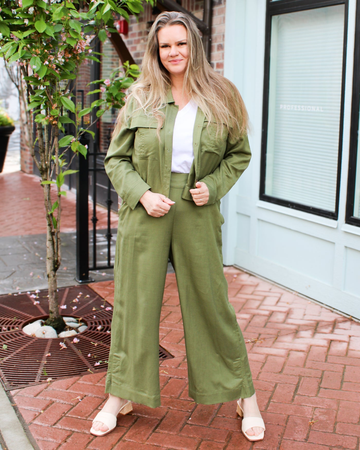 Linen Blend Pull-On Ankle Pant
