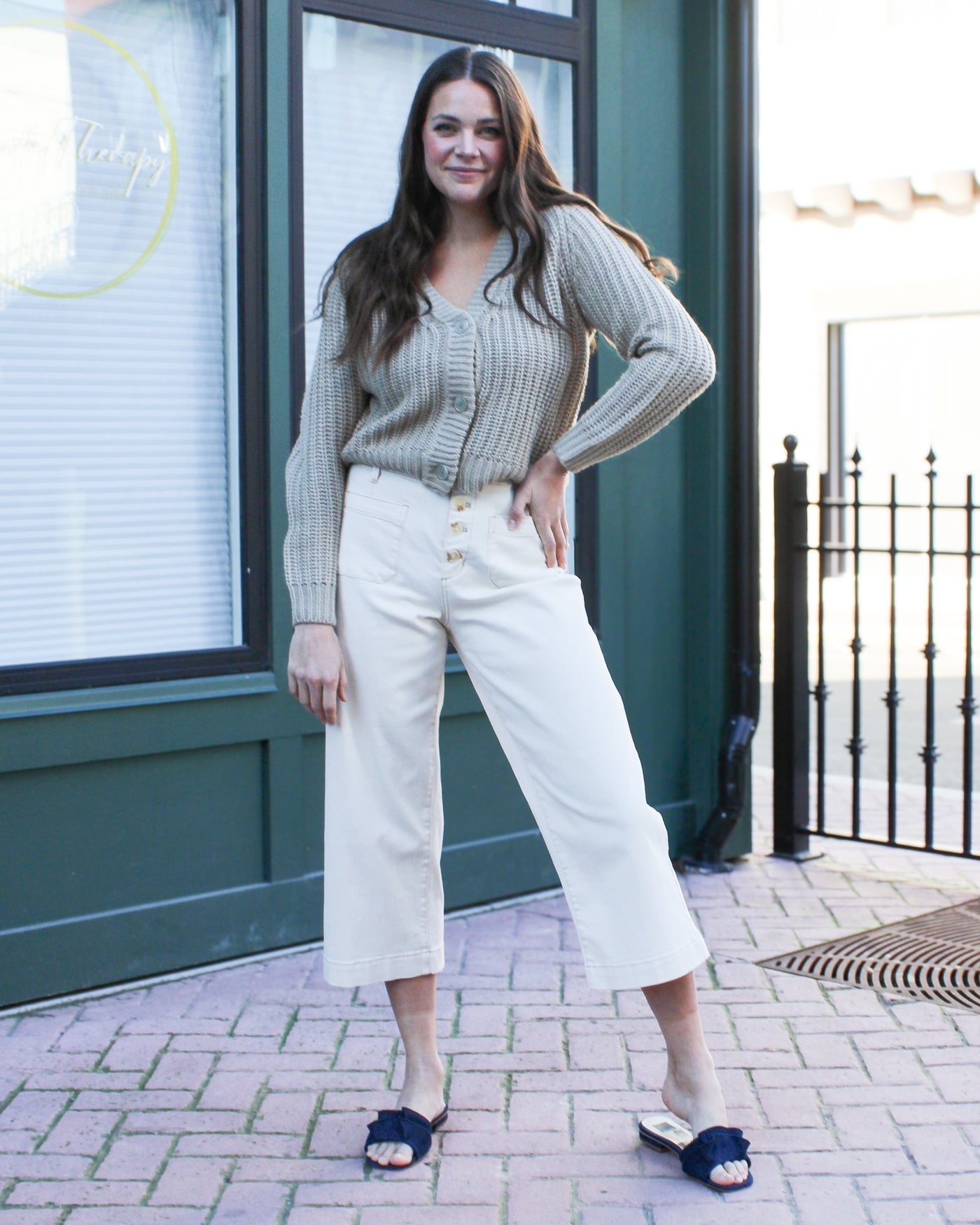 Audrey Hugging Wide Crop Jeans