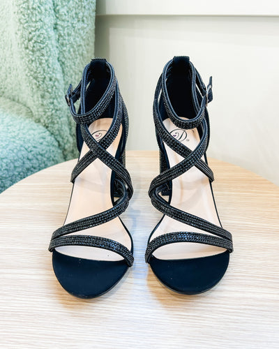 Luisa (Online Only)