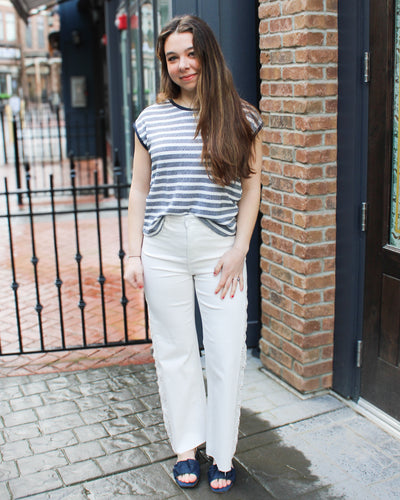 Brooke Hugging Jeans with Embroidery