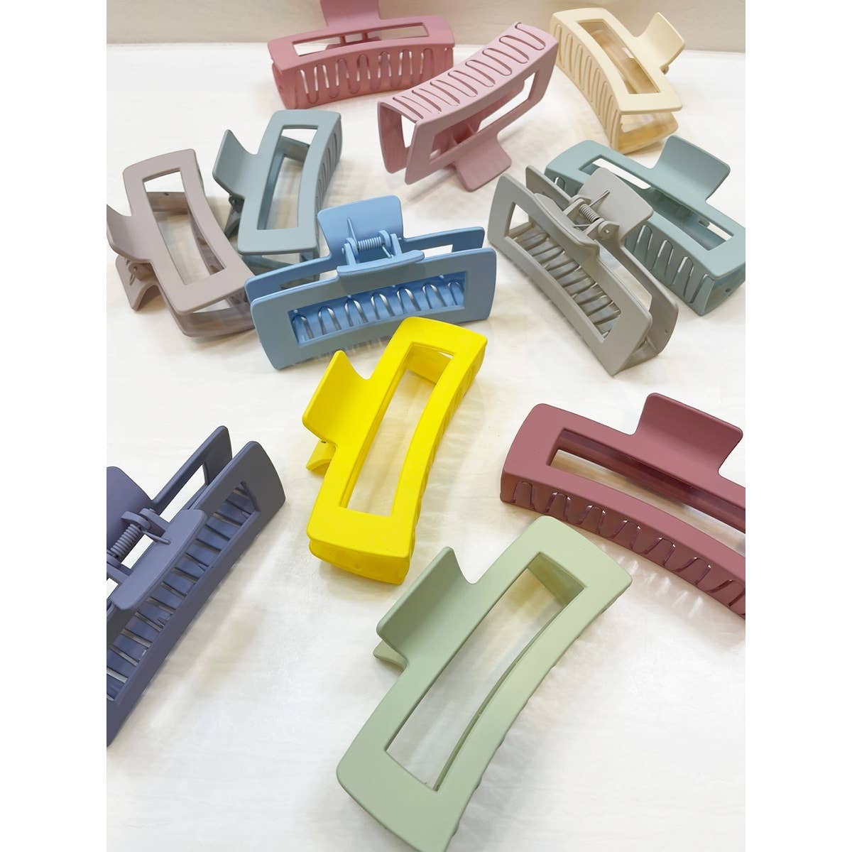 Matte Rectangle Jumbo Hair Claw