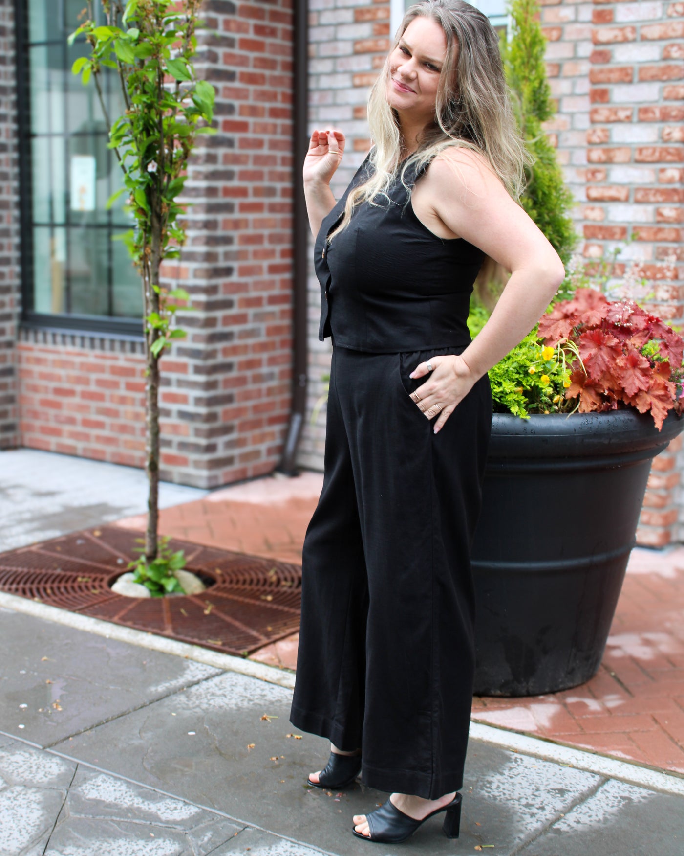 Linen Blend Pull-On Ankle Pant
