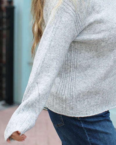 Licarayen Mock Neck Pullover