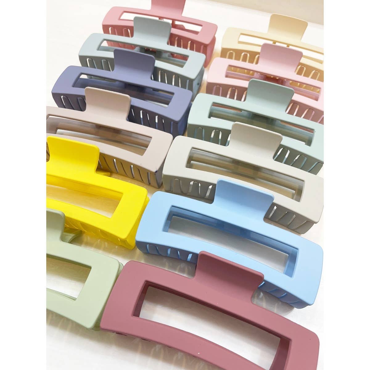 Matte Rectangle Jumbo Hair Claw