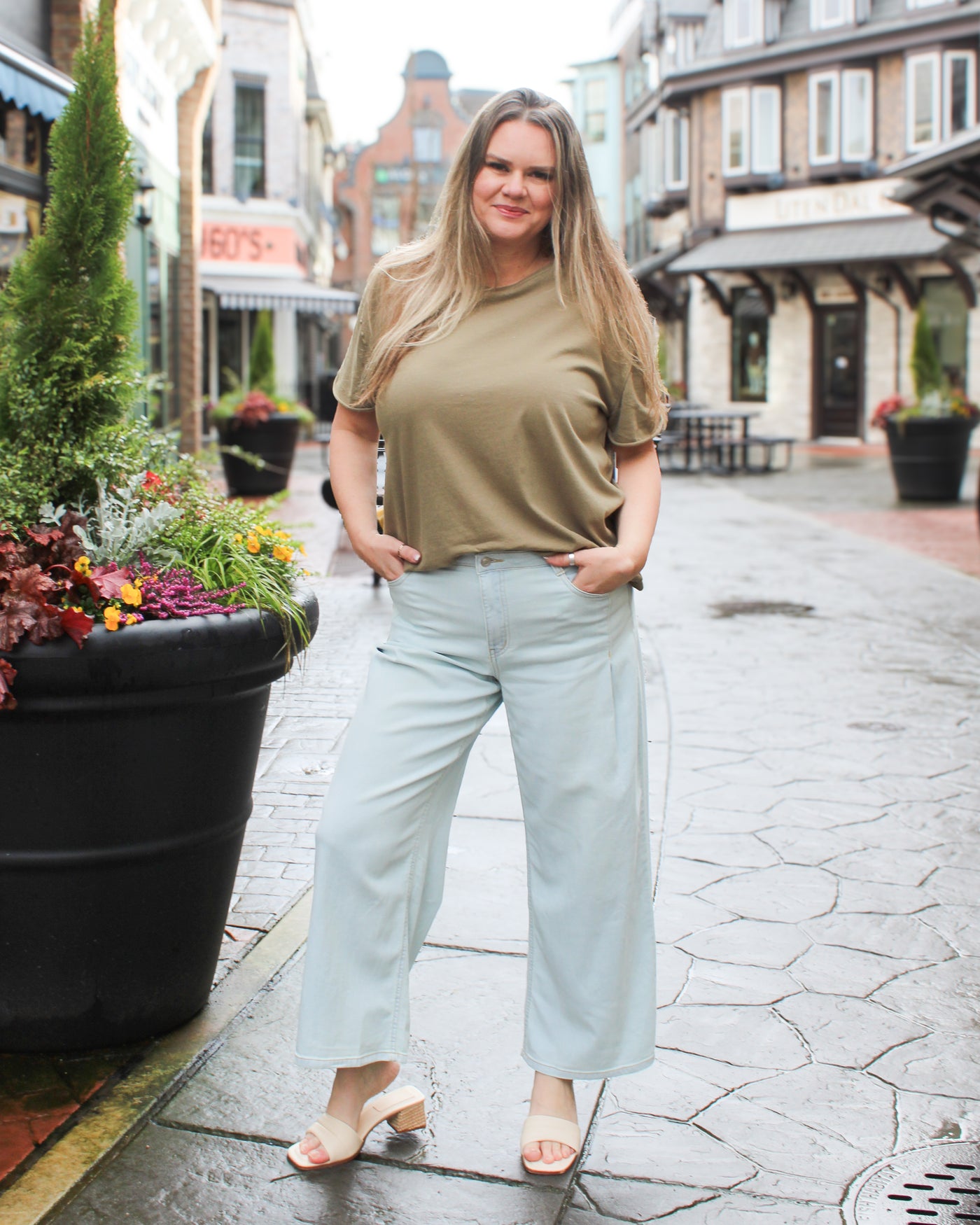 Audrey Pleated Light Denim Pants