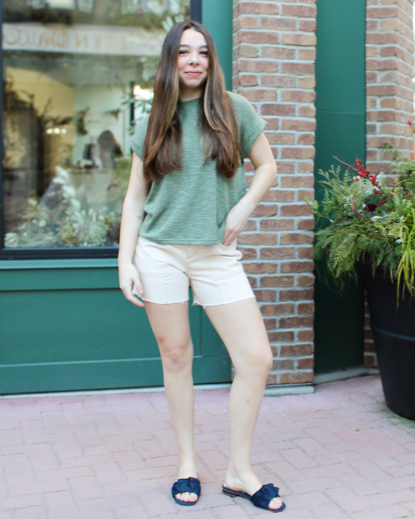 Audrey Girlfriend Roll-Up Shorts