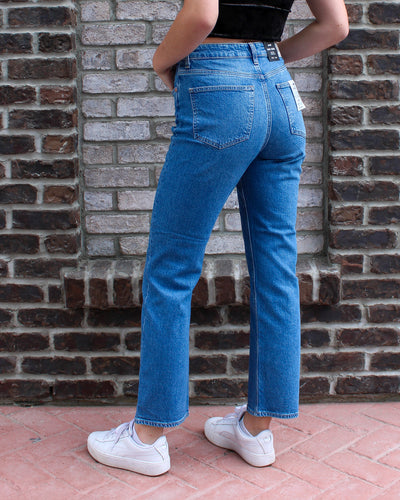 New York Straight Leg Jean