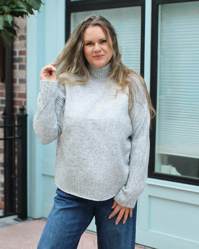 Licarayen Mock Neck Pullover